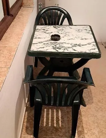 Family House Victoria' Garden Vendégház