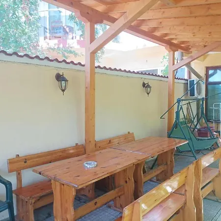 Πανσιόν Family House Victoria' Garden *