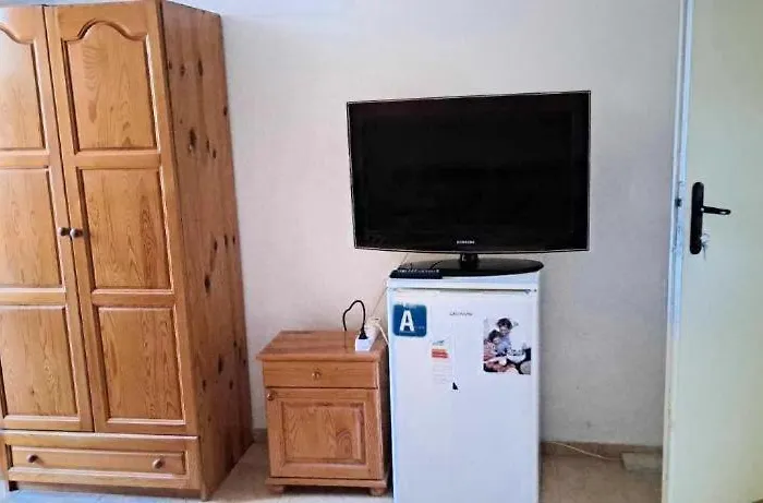 Family House Victoria' Garden 프리모르스코