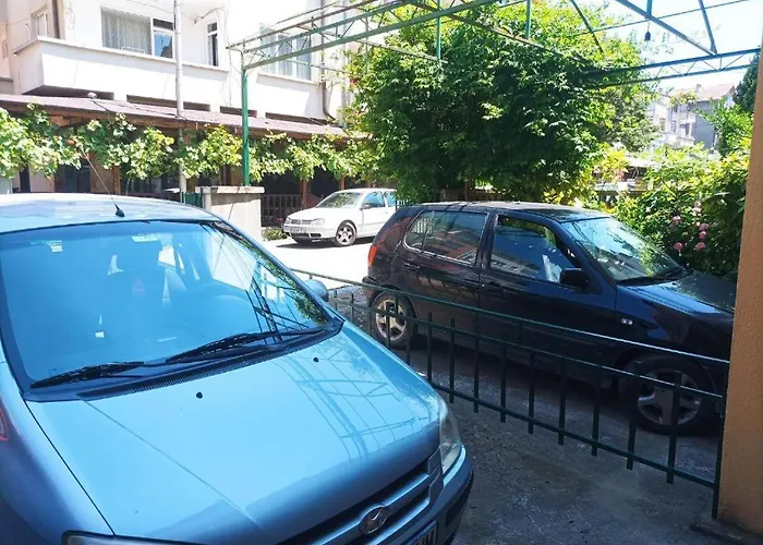 Family House Victoria' Garden 게스트하우스 프리모르스코